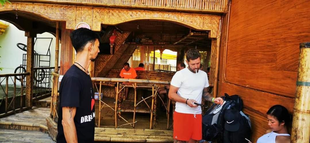 Bambooze Hauz Hotel Balabag  Kültér fotó