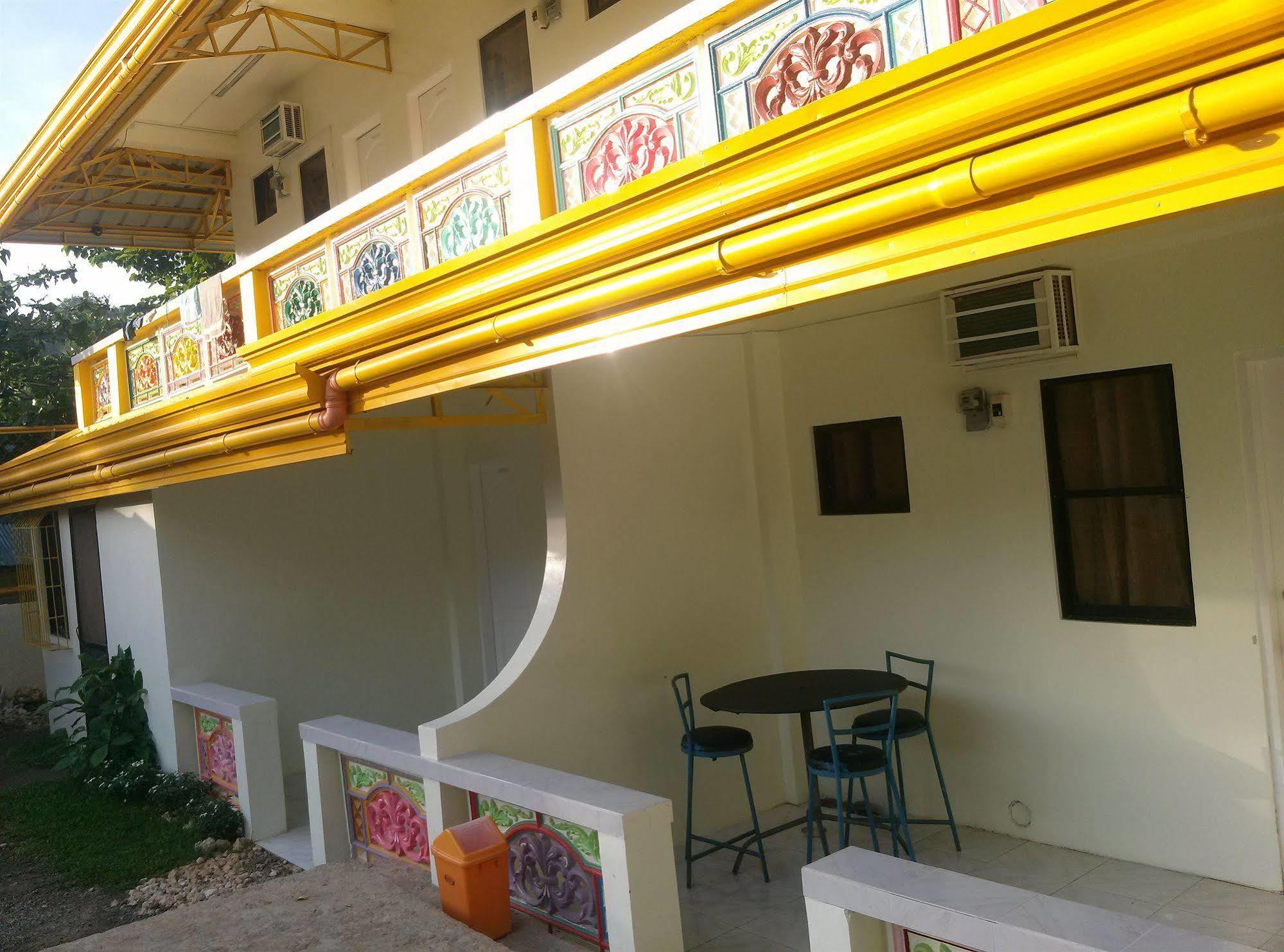 Bambooze Hauz Hotel Balabag  Kültér fotó